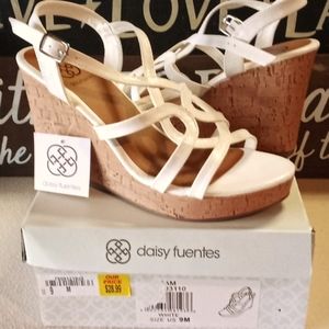Daisy Fuentes wedge sandal